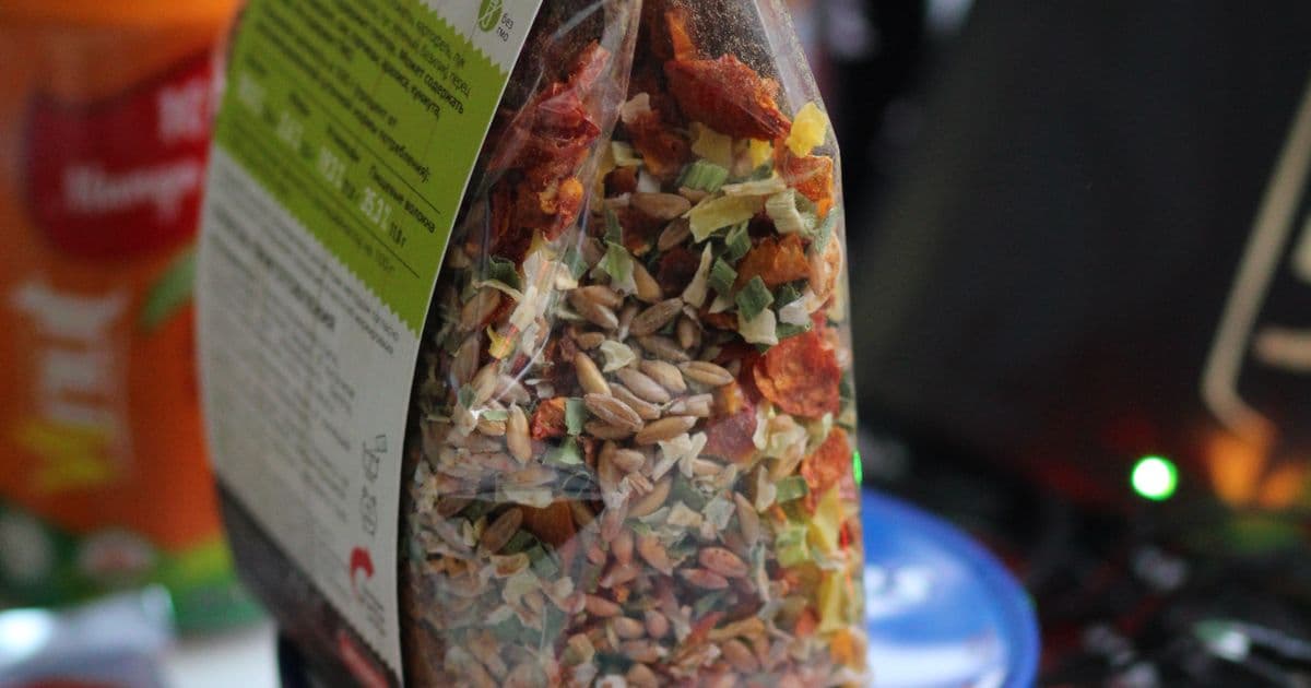Step-by-step process of making a nutrition label from a recipe's ingredient list to a printed FDA panel